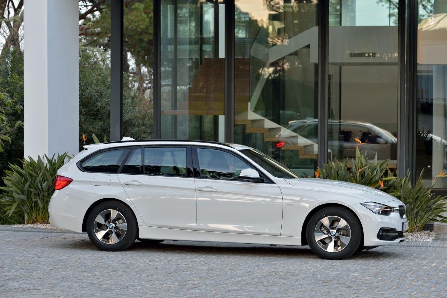  BMW 320d Touring EfficientDynamics Edition Sport Line 2015 года  (фото 14 из 28)